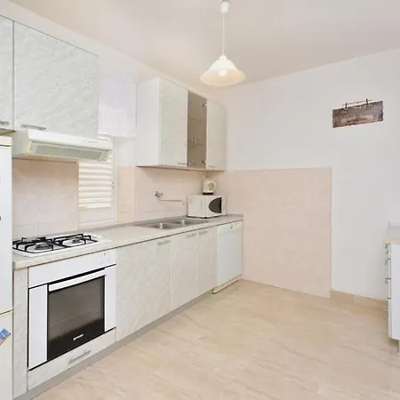 2-bedroom With Seaview 3558-2 Apartment
